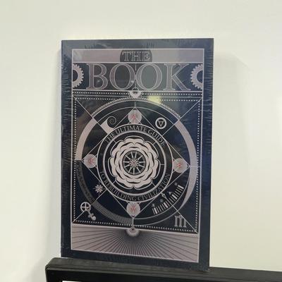 Bookr, który prowadzi czytelników do głębokiego zrozumienia podstawowych koncepcji i praktycznych umiejętności przedmiotu dzięki bogatej wiedzy i doświadczeniu