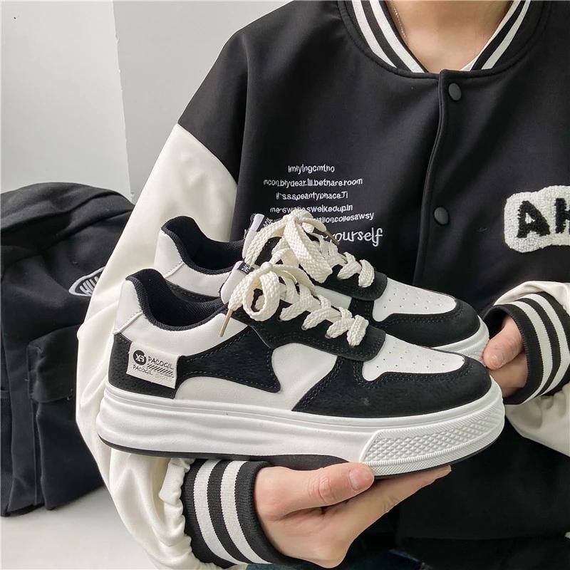 Móda 2024 Nové ploché dámské tenisky Ženy Podzimní ležérní vulkanizované Černé Módní Harajuku Tenisky na silné platformě Sportovní obuv