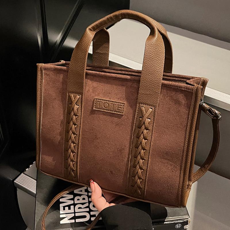 Simple retro bag women's 2025 new large-capacity tote bag fashionable versatile shoulder bag commuter messenger bag
