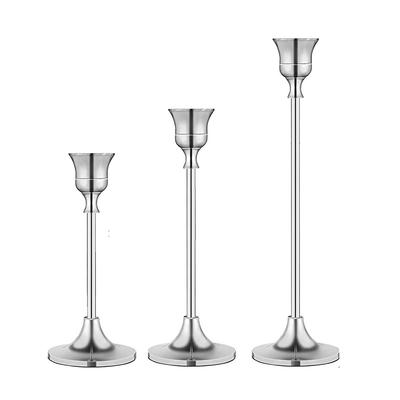 3Pcs European Style Vintage Elegant Metal Tabletop Candle Holders Wedding Table Decorative Candlestick Stand For Party Dinning