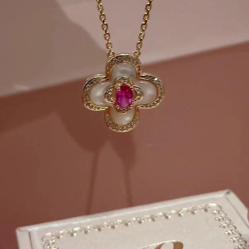 

Lulu Tong S925 Silver Four-Leaf Clover Pink Abalone Shell Necklace - Fashionable Versatile Pendant 925 Silver