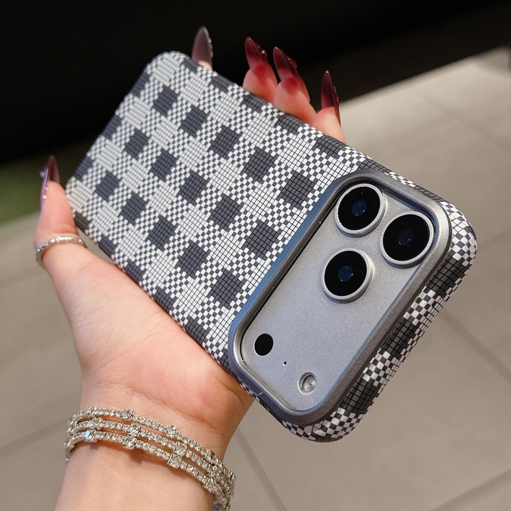 iPhone 17 Kevlar Case: Carbon Fiber Magnetic Skin-Feel Matte Cover for Apple 16 Pro Max