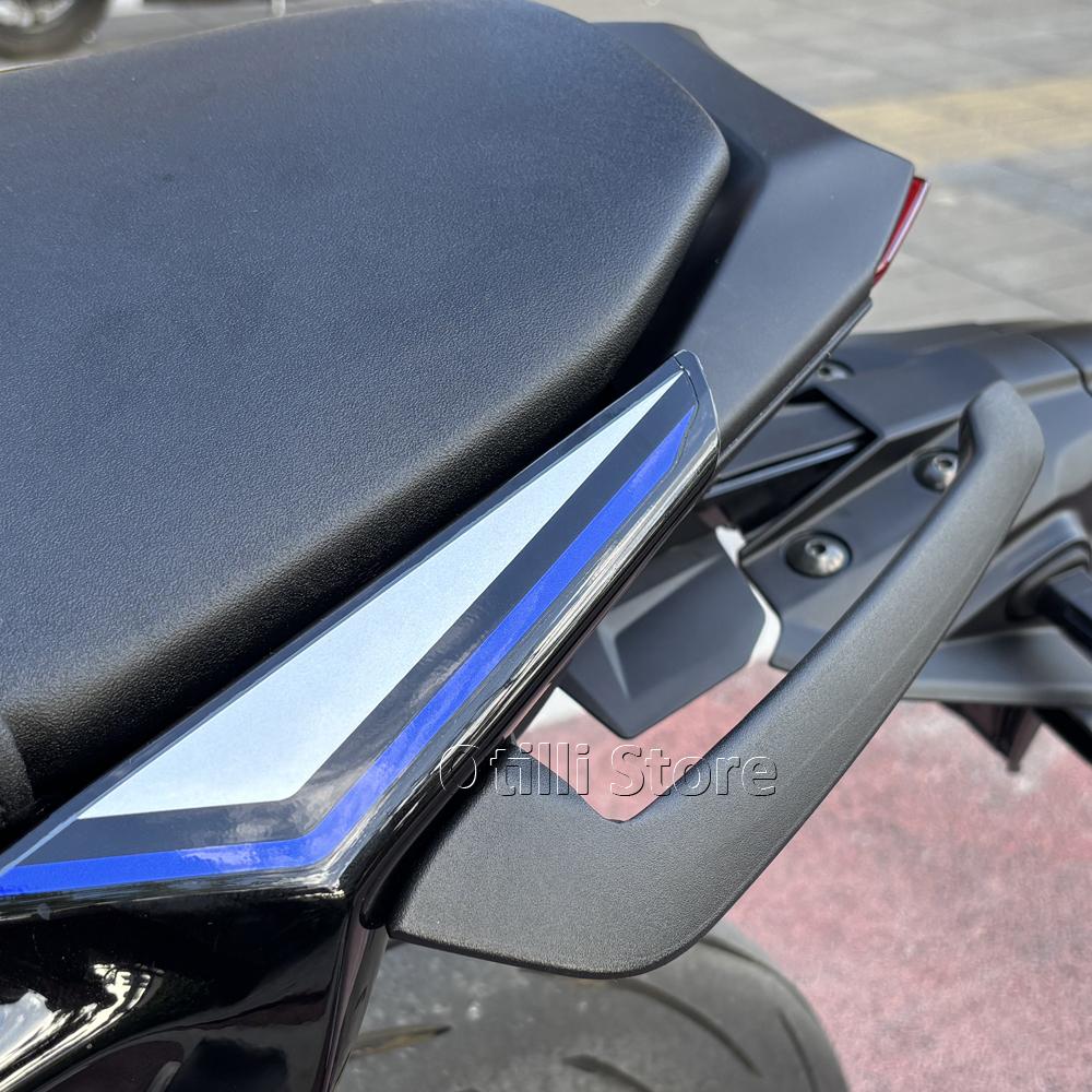 New Motorcycle Rear Grab Bars Rear Seat Pillion Passenger Grab Rail Handle Fit For YAMAHA MT09 MT-09 MT 09 SP 2024 2025