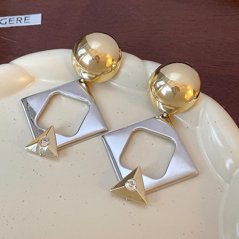 

Silver Needle Diamond Geometric Rhombus Earrings European and American Personality Exaggerated Earrings Fashion Retro Design Earrings