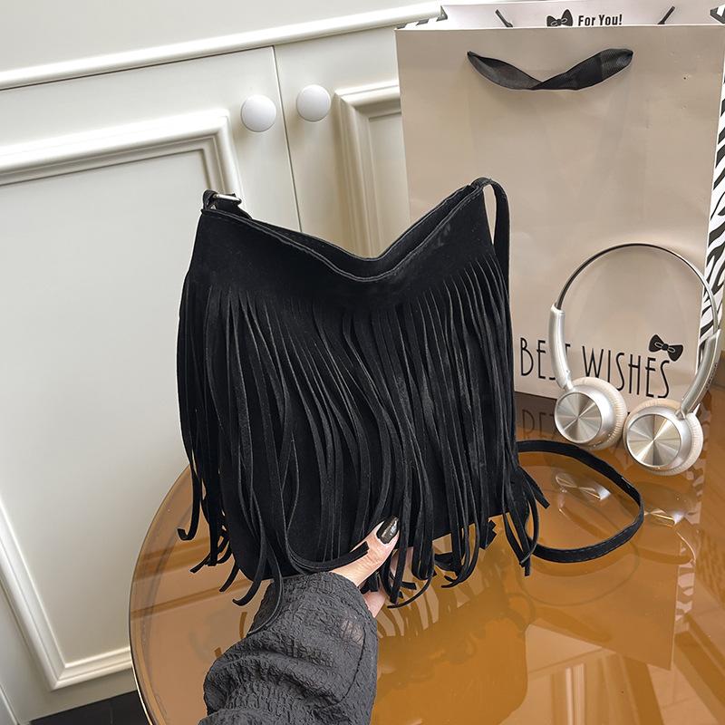 New Fashion Suede Bucket Bag for Women Soft Touch Fringe Crossbody Shoulder Purse Trendy Casual Handbag