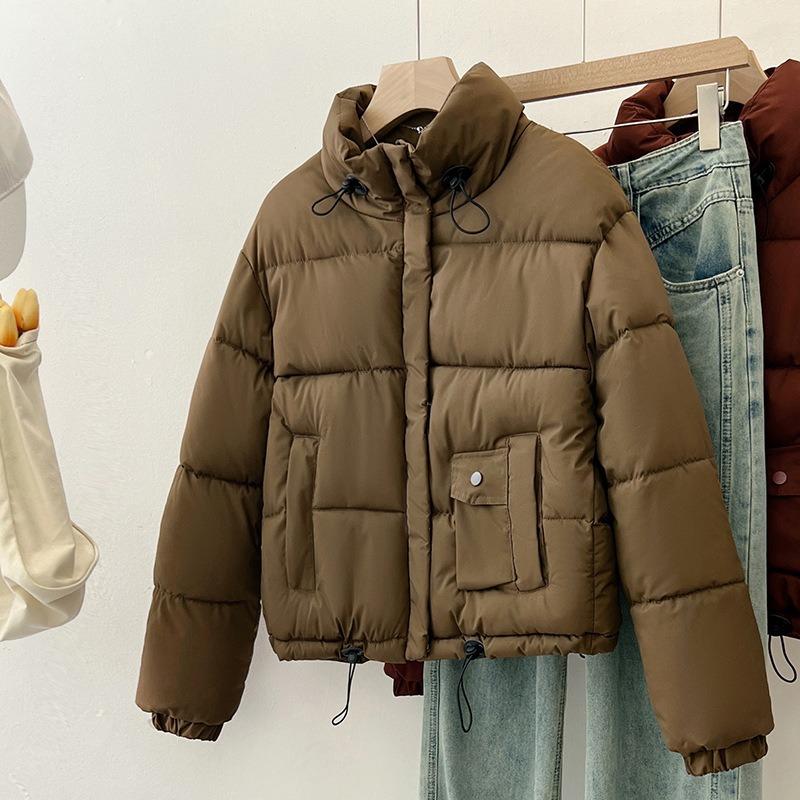 

Пуховик женский короткий зимний новый со стойкой воротником свободный утолщенный хлебная одежда хлопковая куртка 2XL suggestion [145-165] catties кофейный