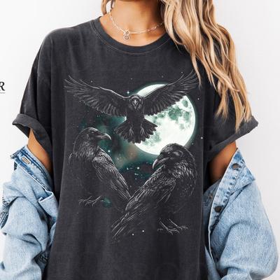 Rabe heult zum Mond Vintage Grafik T-Shirt, Retro Dark Academia Krähe Y2k Tee. Übergroße Hexen-Vibe Geschenkidee.