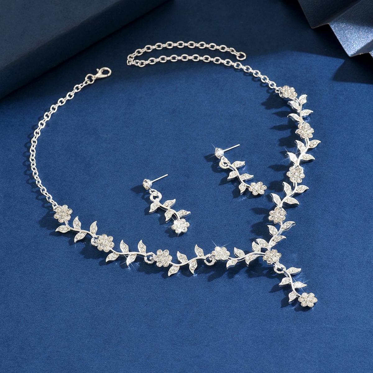 

European and American Suits Bride Vintage Versatile Flower Alloy Rhinestones Wedding Necklace Earrings Wedding Accessories Banquet Ladies 2026 45CM