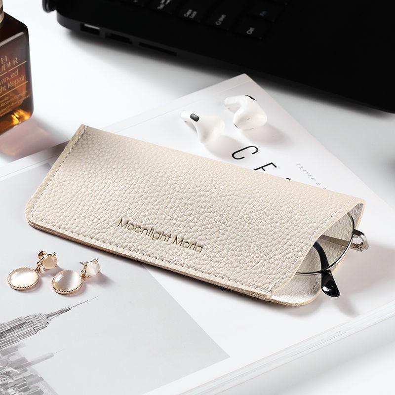 Japanese Minimalist Soft Leather Women's Glasses Case: High-End, Portable, and Lightweight.