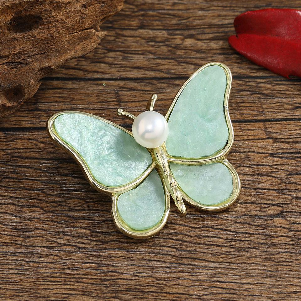 

Элегантная брошь-бабочка с инкрустацией жемчугом – модная булавка в корейском стиле для особых случаев