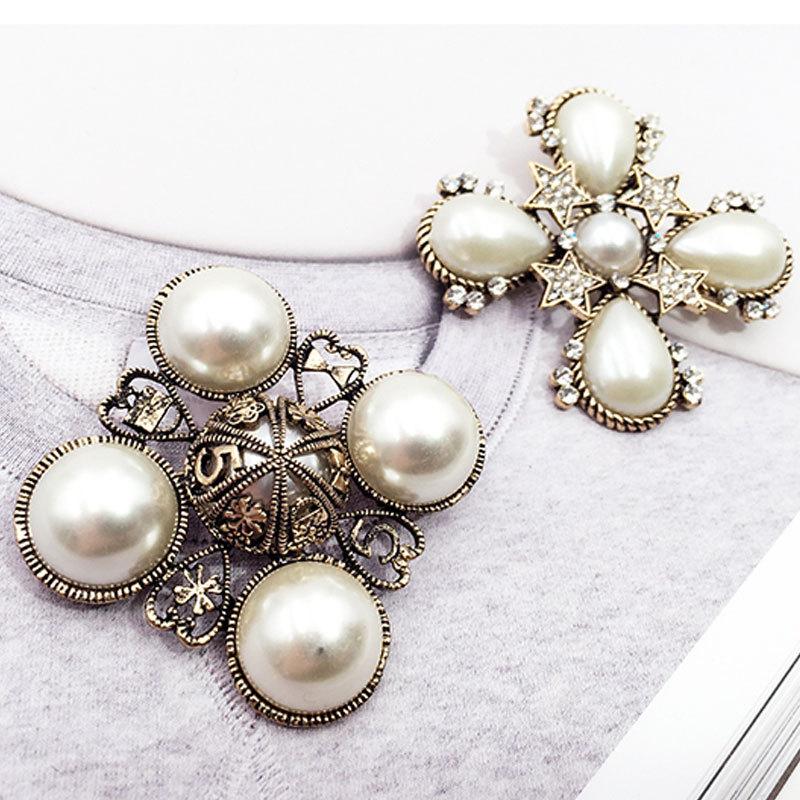 Hot-Selling Retro Design Brooch, High-End Atmospheric Trend Fashion Clothing, Blazer Brooch