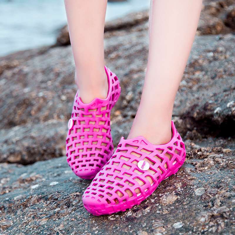 

Summer hole shoes wading shoes men s casual beach shoes sandals non-slip half-drag Roman sandals couple bird s nest tide shoes 43