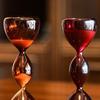 DYS 3-stufige bunte Glas-Sanduhr, Borosilikat-Ornament mit bernsteinfarbener weinroter Farbverlauf, gleichmäßiger Sandfluss, moderne minimalistische Dekoration für Zuhause