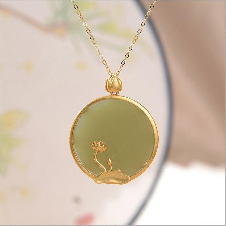 Stříbrné vykládané přírodní hetian nefrit lotosový květ kulatý značka přívěsek náhrdelník čínský styl retro kouzlo dámské šperky