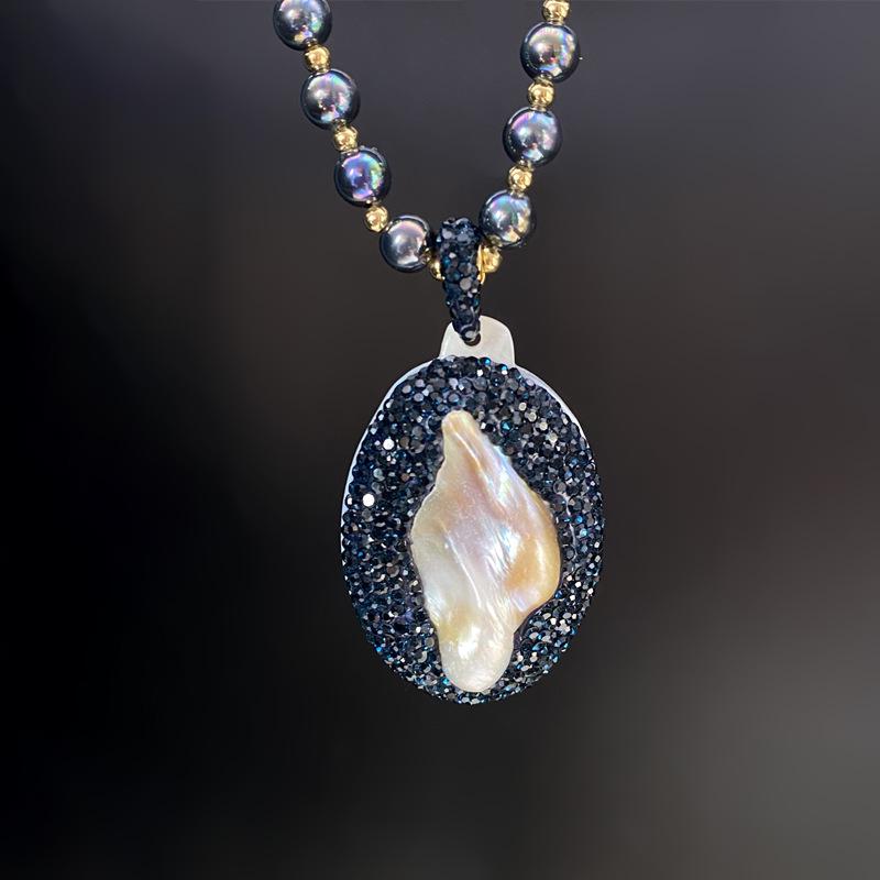 Handmade Baroque Pearl Necklace with Shell Bead Pendant Niche Design
