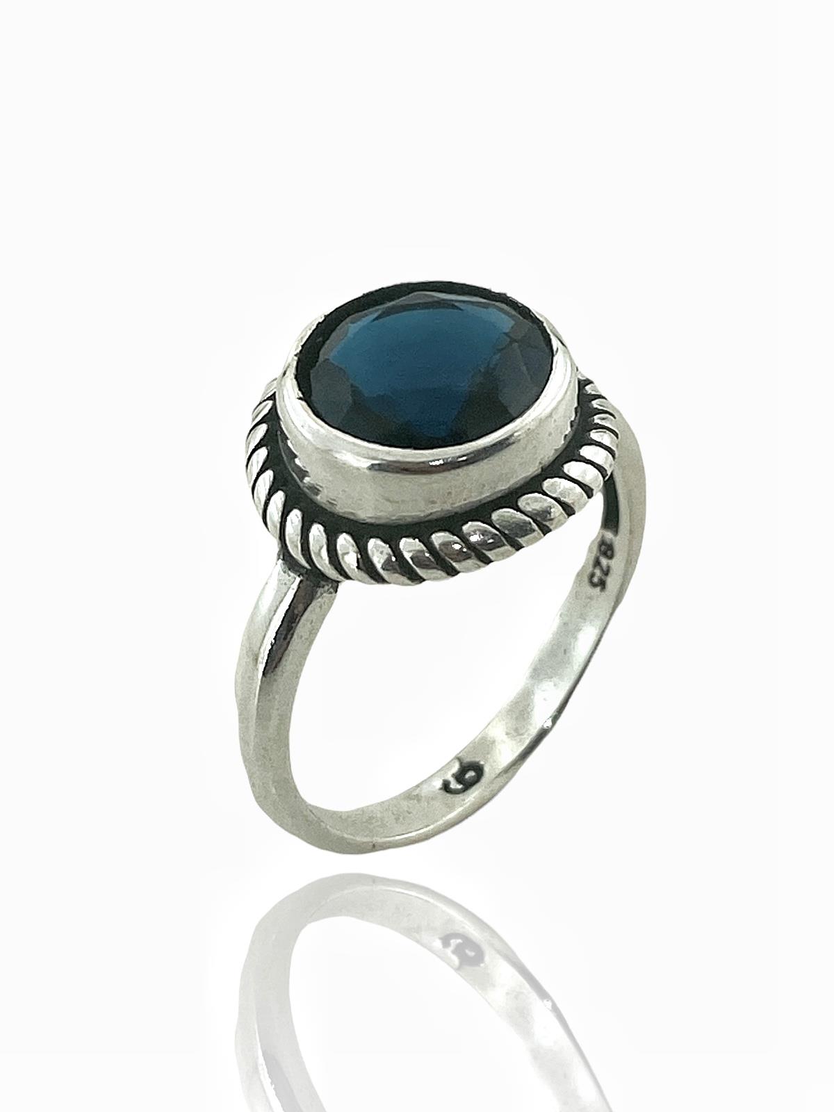 

Настоящее серебряное кольцо высшего качества с сапфиром 925 пробы