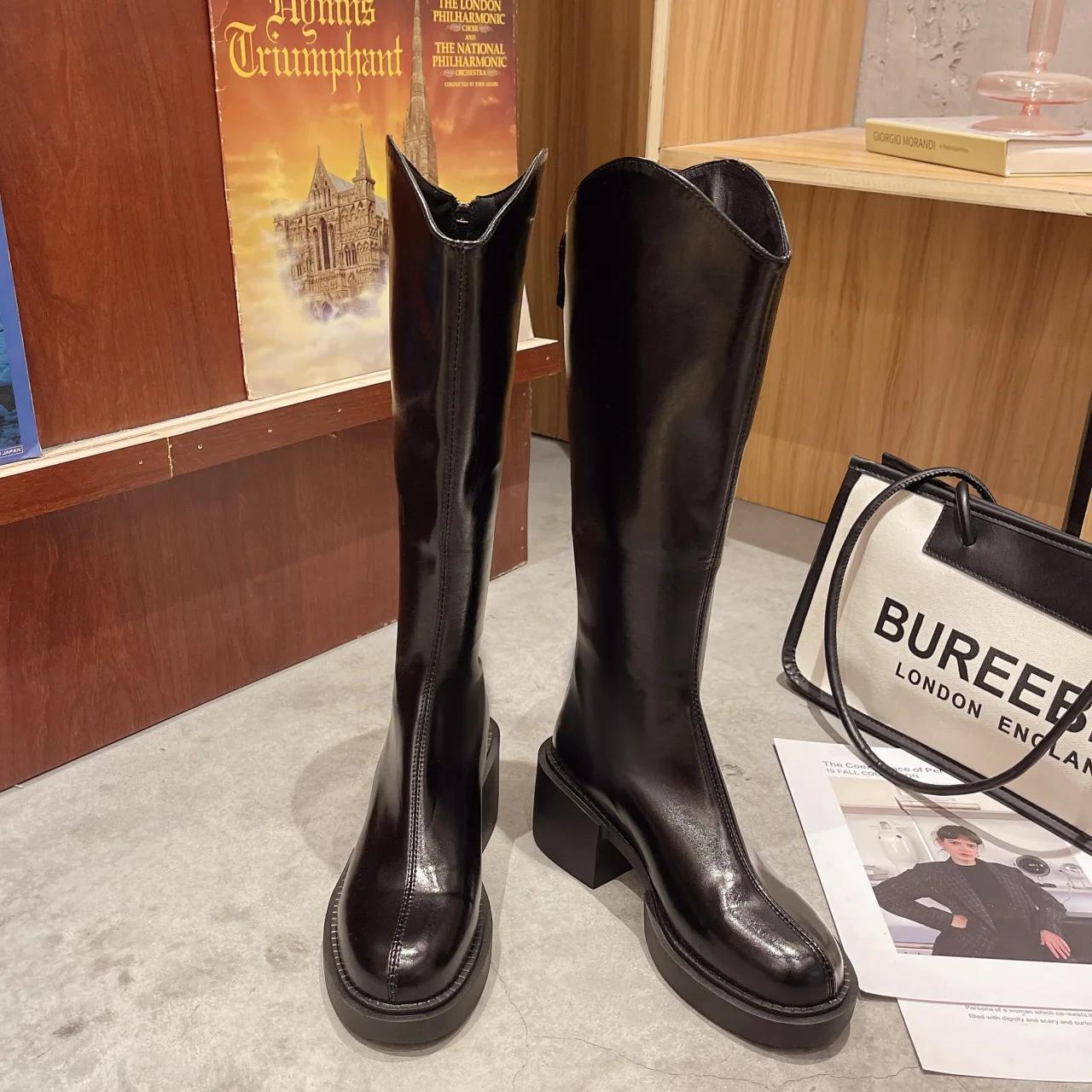 

Модные британские кожаные сапоги на платформе для женщин, модные женские туфли с мягкой подошвой, дизайнерские повседневные рыцарские сапоги для женщин 35