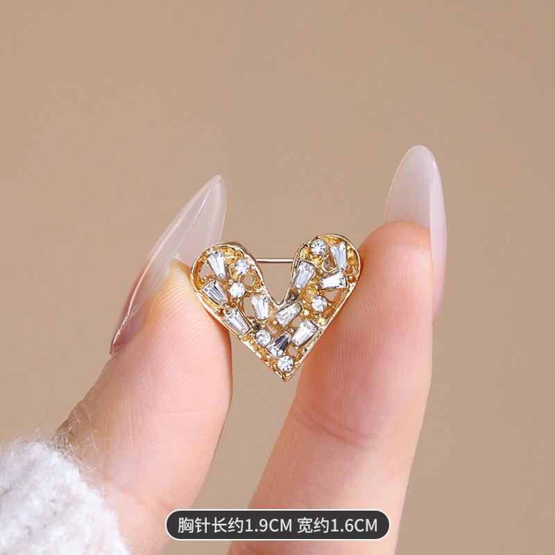 

Простая любовь маленькая брошь женская милая анти-легкая пряжка воротник булавка одежда универсальный мини корсаж кардиган пуговица булавка