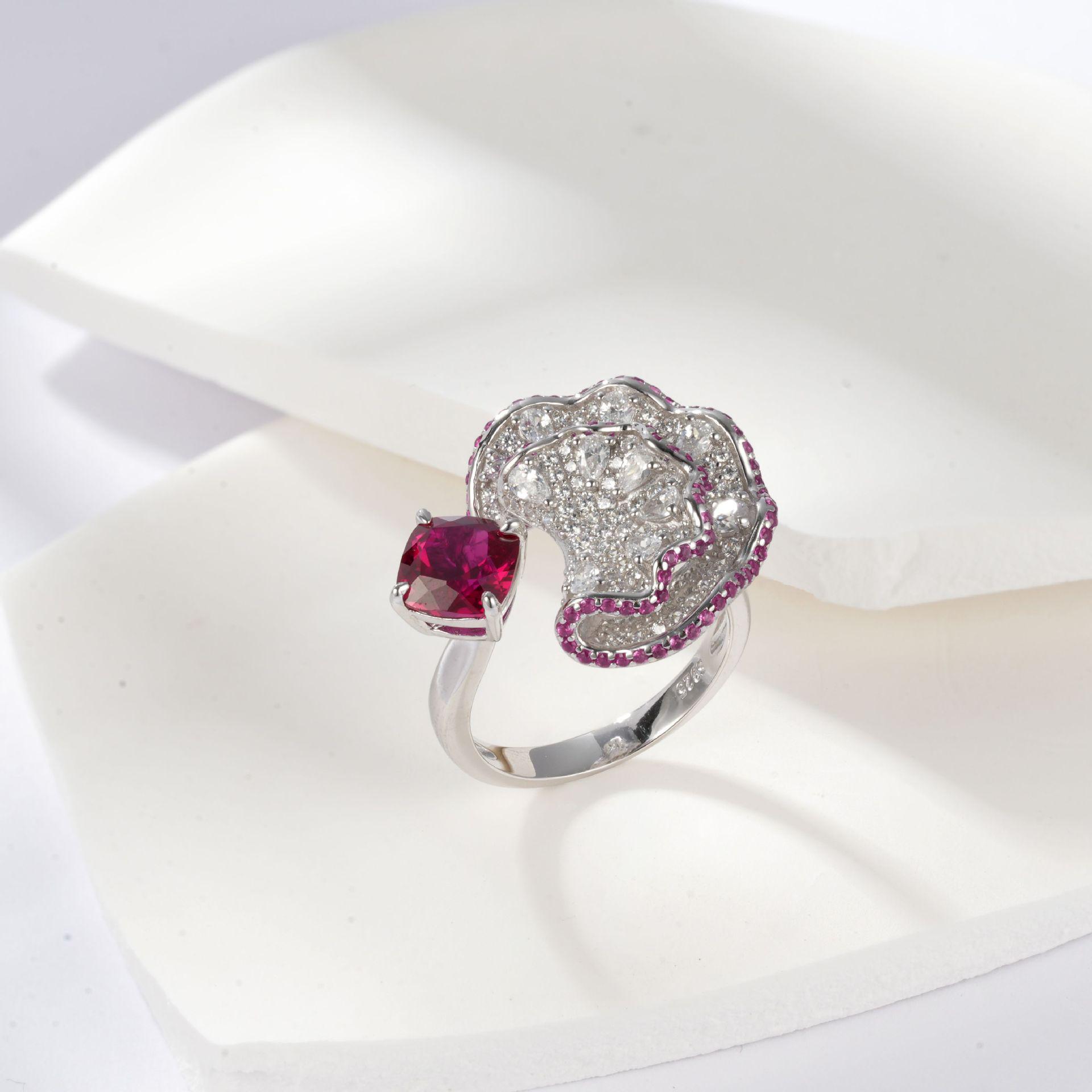 

Elegant European & American Sterling Silver Ring with Cultivated Emerald & Diamond Petal Design Adjustable Opening