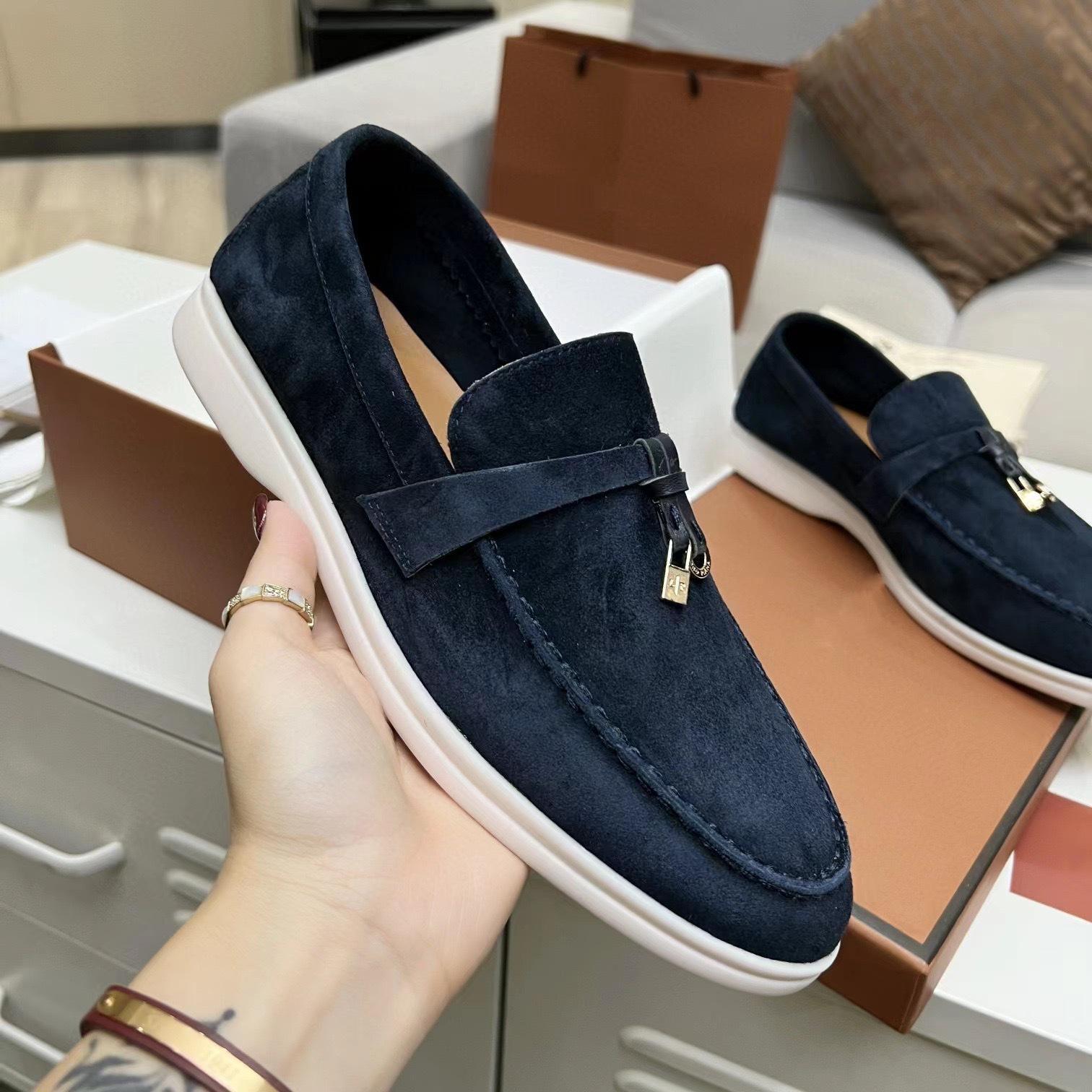 

Висококласні лофери в британському стилі: Модні, зручні сліпони на плоскій підошві 37