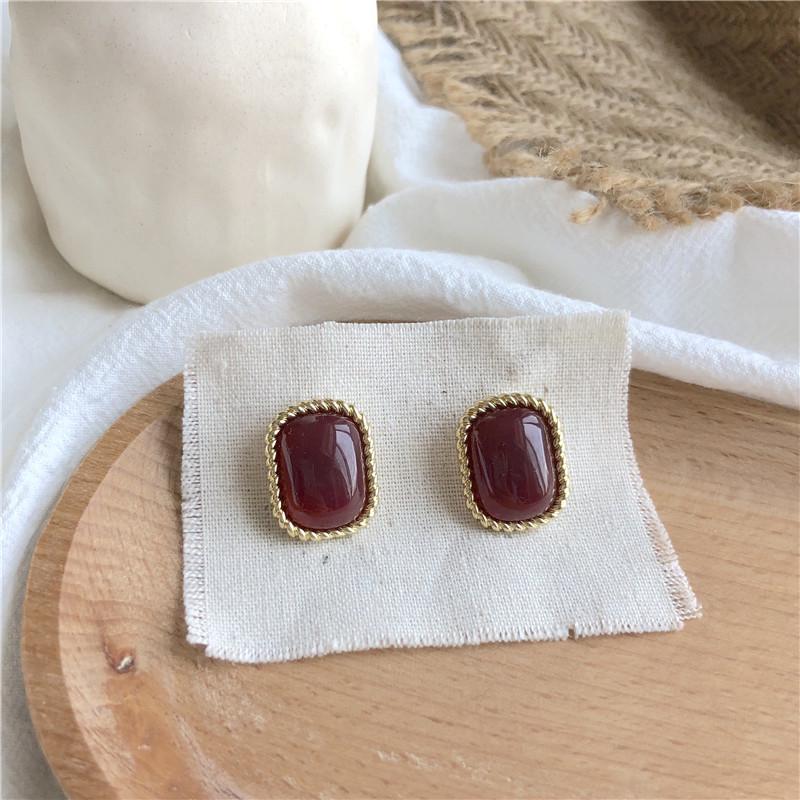 S925 Silver Needle Korean Retro Resin Stud Earrings - Elegant, Simple, and Versatile for Women