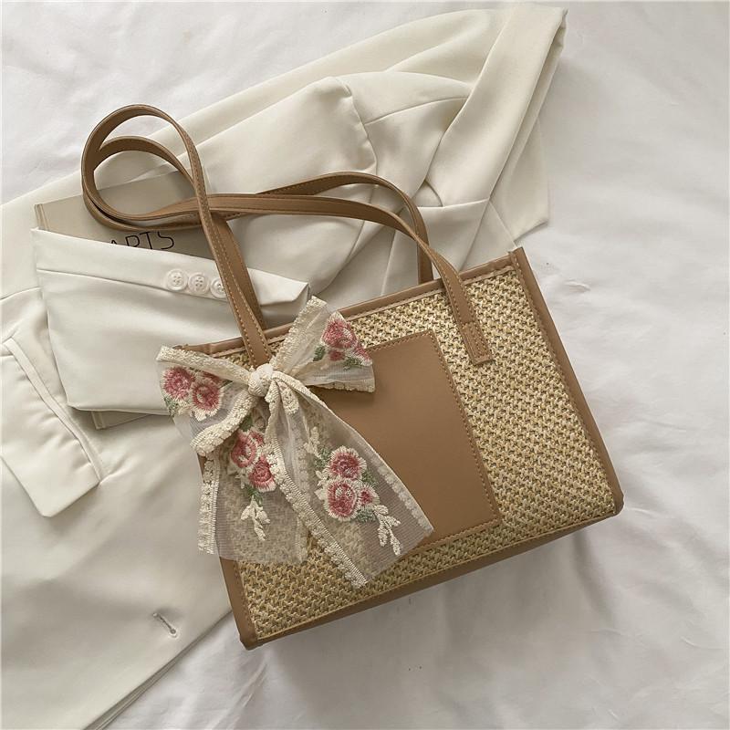 Internet celebrity spring bag women's 2025 new fashion woven shoulder bag large capacity casual contrasting straw tote bag