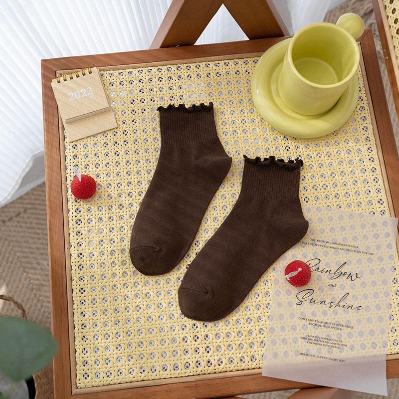 Chaussettes noires à bordure d'oreille, Chaussettes courtes pour femmes, Chaussettes d'été fines en coton, Chaussettes courtes en dentelle, Chaussettes polyvalentes unies pour le printemps et l'automne