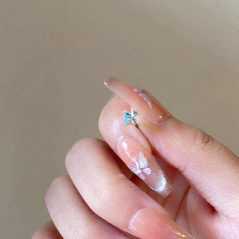Color Butterfly Love Crystal Earbone Stud Women'S Mini Is Small And Exquisite And Versatile, No Need To Take Off Earrings And Earrings When Sleeping.