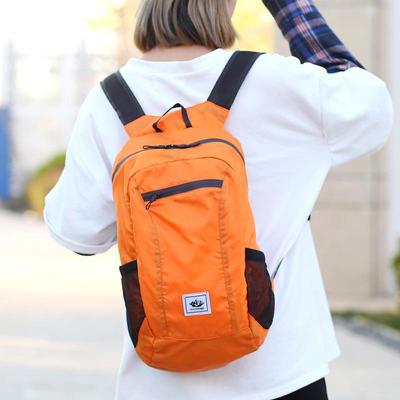 2022 Farbenfroher, leichter Outdoor-Rucksack mit Logo – Faltbare Reise- und Sporttasche mit großem Fassungsvermögen