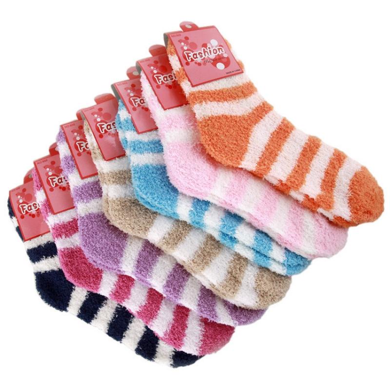 5 Paia Invernali per Tenere Caldo Pile Corallo Colori alla Moda Calzini per Bambini Calzini da Ragazzo / Ragazza
