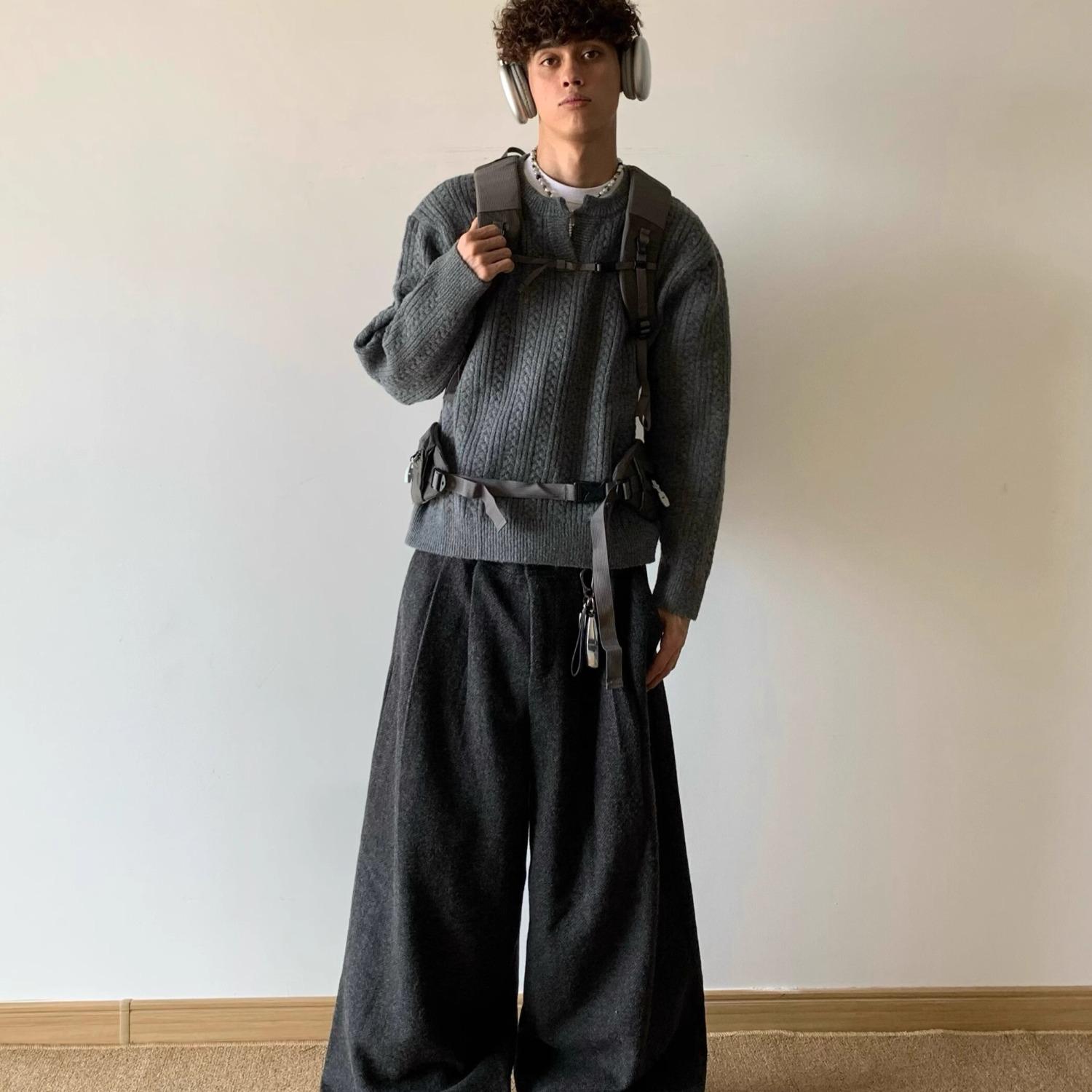 2026 Men s Spring Knitwear: Loose-Fit, Curved Hem, Color Block Retro Design. M