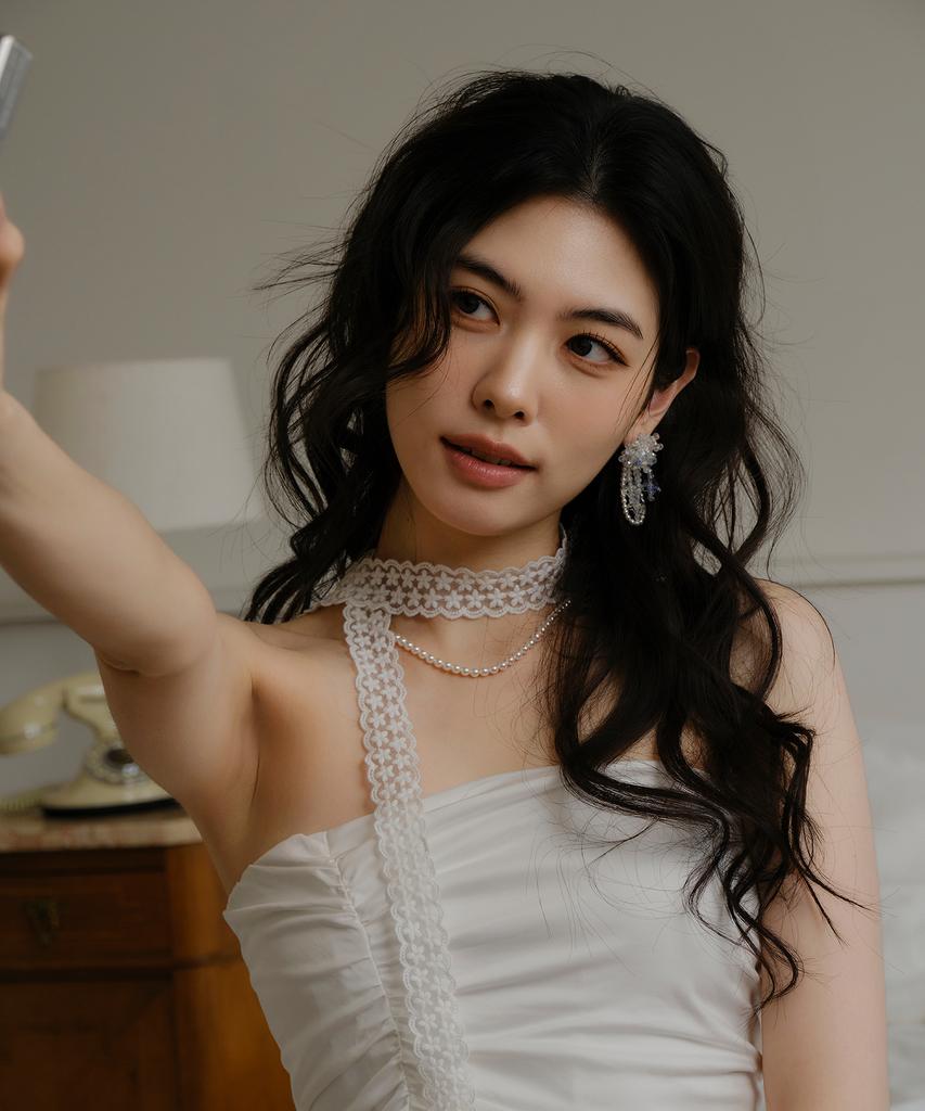 Reve Flower Embroidered Lace Scarf & Pearl Necklace [3-Way]