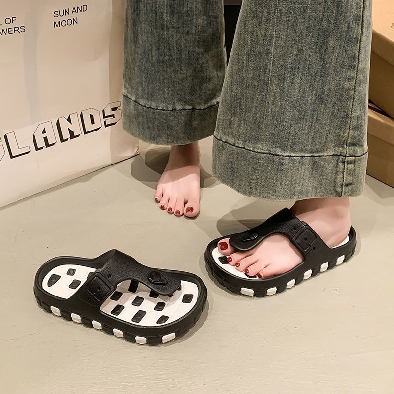Seaside flip-flops women's 2025 summer new outer wear flat-bottomed cute home slippers pinched feet girl heart cool slippers