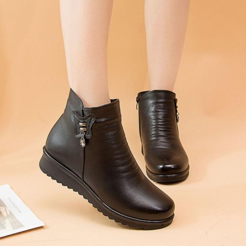 Leather Boots New Middle-aged and Elderly Flat-bottomed Short Boots Female Mothers Warm Cotton Shoes Soft-soled Non-slip