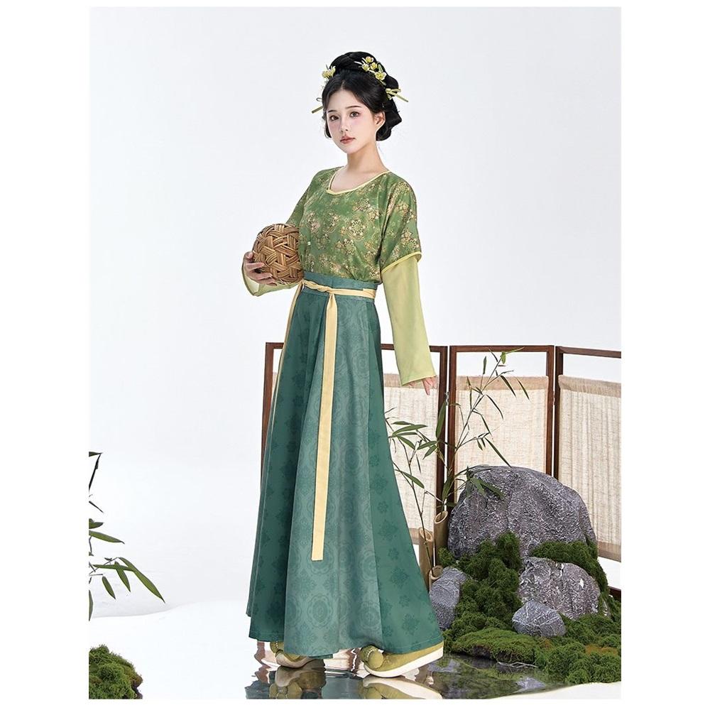 Restore The Chinese Tang Dynasty Style Hanfu Round Neck Shirt Tang Bei Zi And One-piece Skirt Daily Suit For Women