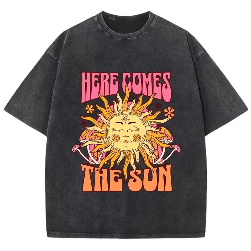2026 new Vintage washed version of The Sun Is Coming hippiestyle sun pattern Tshirt 2XL