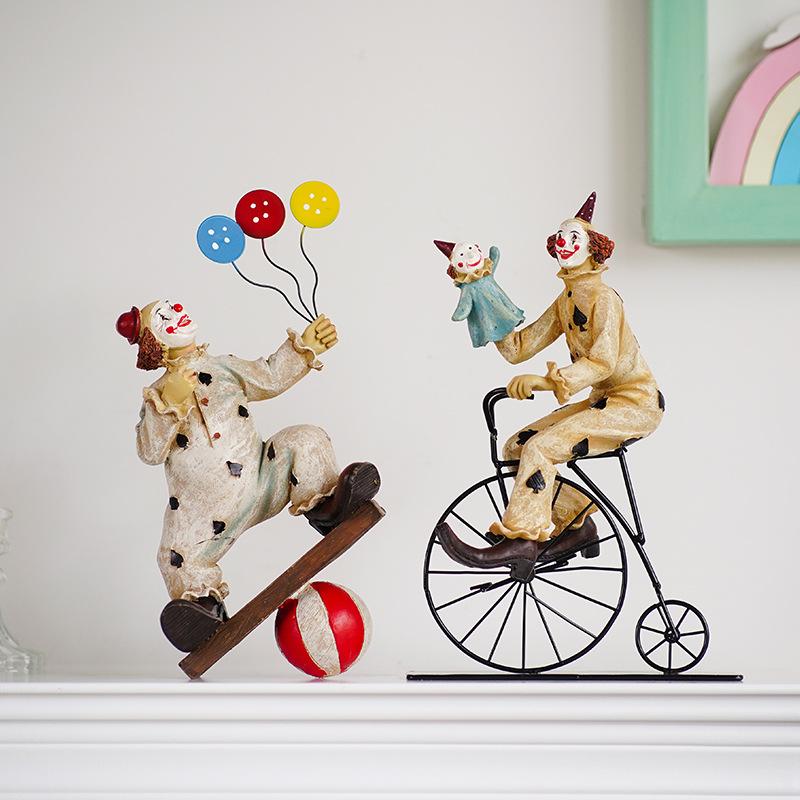European Vintage Circus Clown Figure Lovely Doll Resin Ornaments Creative Design Home Model Room Decoration Durable