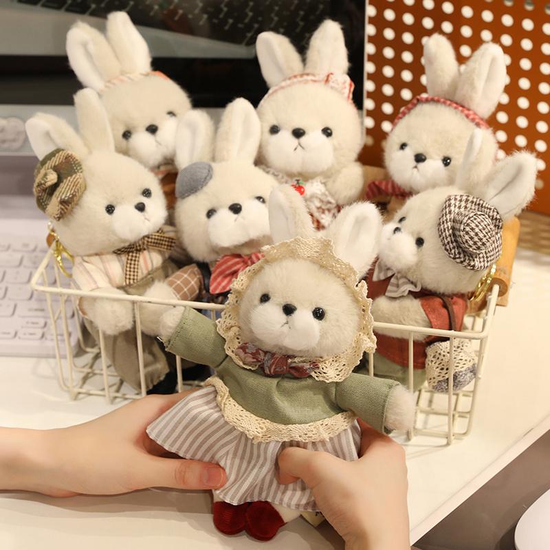 Ca. 20CM Cartoon Verkleideter Hase Plüsch Anhänger Spielzeug Lieblich Ländliche Hasenpuppe Elegantes Hasenspielzeug für Tasche Schlüsselanhänger Spielzeug Geschenk