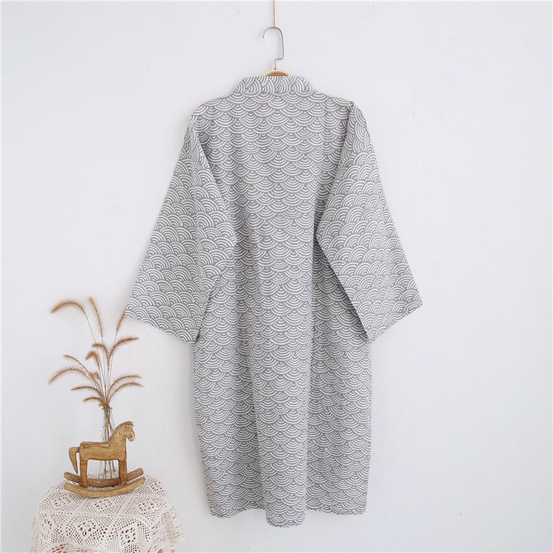 Men's Mid-Length Cotton Gauze Kimono Robe - Seigaiha Pattern, Lightweight and Loose-Fit Pajama-Style Bathrobe
