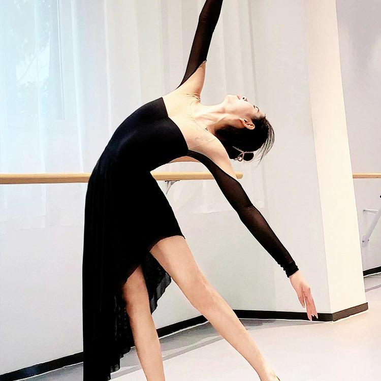 Falling Leaves Light Dance Mesh Splice Costume: Classical Black Camellia Body Shaping Suit