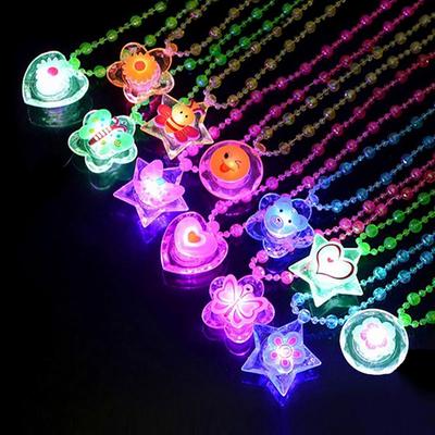 Star Love Heart Flower Butterfly Pendant Beads Light Up Halskjede Kids Play Toy