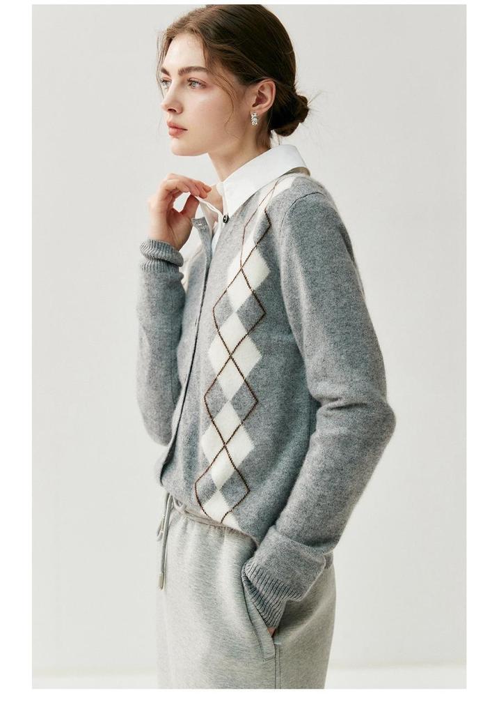 Women's Artistic Diamond Pattern Cashmere Pullover, Versatile Round Neck, Warm Autumn/Winter Style