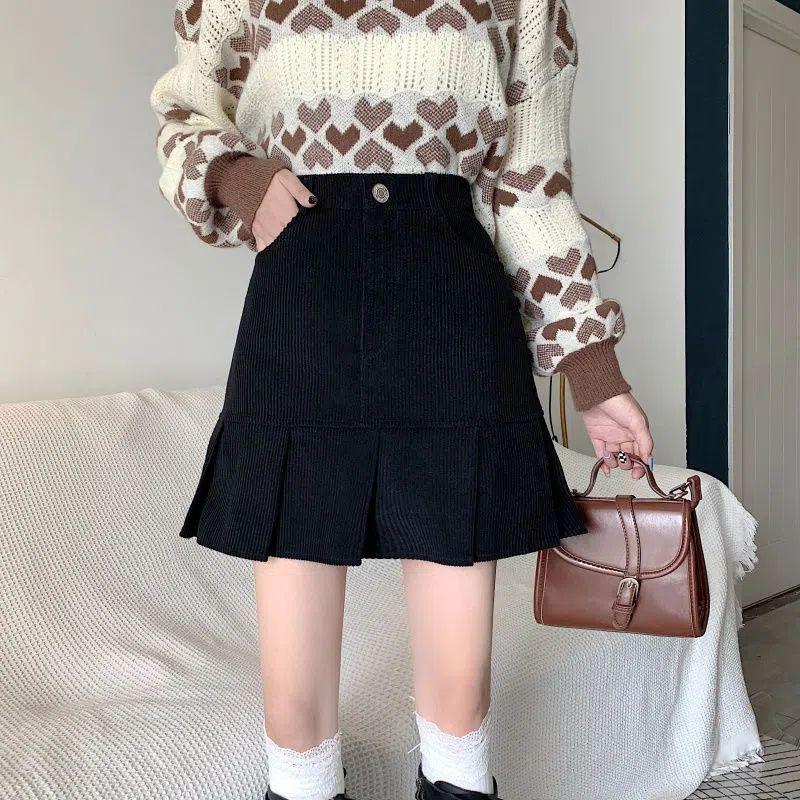 

Korean Style Black Corduroy A-Line Skirt - Women s High Waist, Slimming Pleated Design, Short Anti-Exposure, 2025 Spring/Autumn Collection XS
