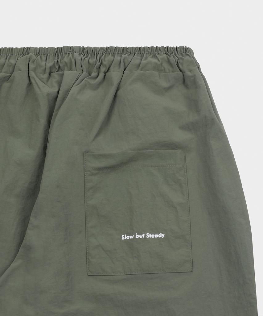 SLOW RECORD HOUSE Nylon Single-Pleat Pants_Khaki