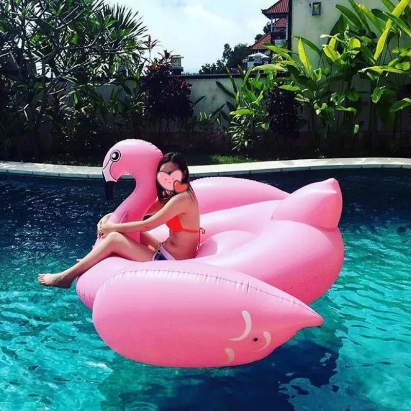 Materassino Gonfiabile Piscina Estiva Fenicottero Sport Acquatici all'Aperto Sdraio Gonfiabile con Maniglia Letto Galleggiante