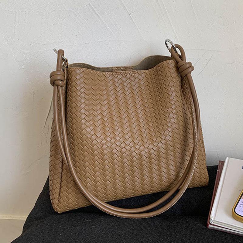 Women's bags, foreign style, retro fashion and versatile woven underarm mother bucket bags