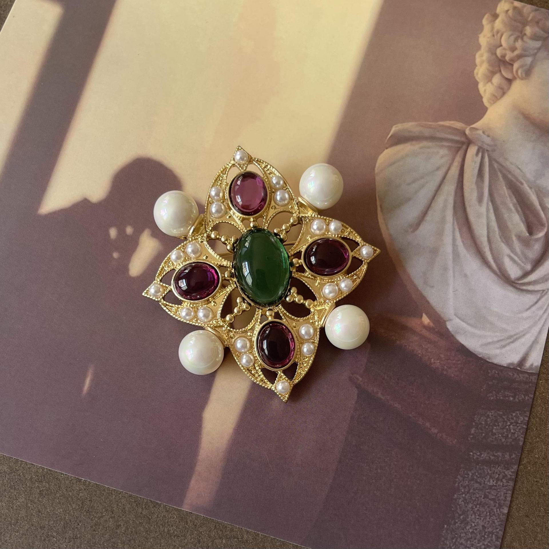 

Средневековый Винтаж Ретро Серия Цветочный Дизайн Глазурованная Декоративная Брошь Мода Индивидуальность Гальванопокрытие