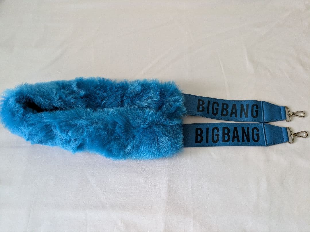 

[ИСПОЛЬЗОВАЛ] !! BIGBANG меховой плечевой ремень синий V.I Сынри