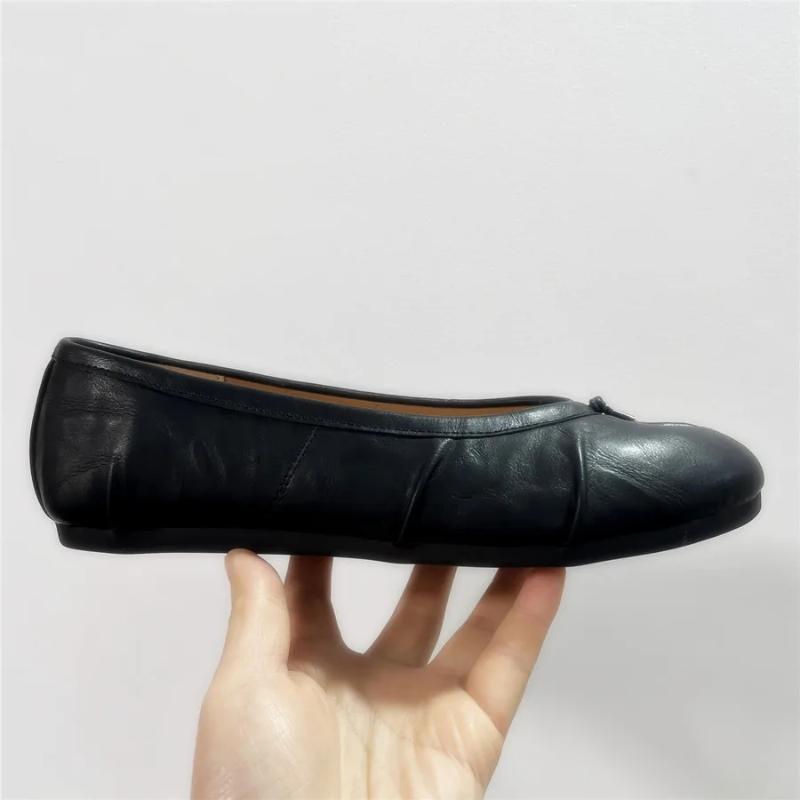 2025 New Pleated Women Ballet Flats Tabi Shoes Casual Slip-on Loafers Ladies Split Toe Leather Espadrilles Zapatillas Mujer