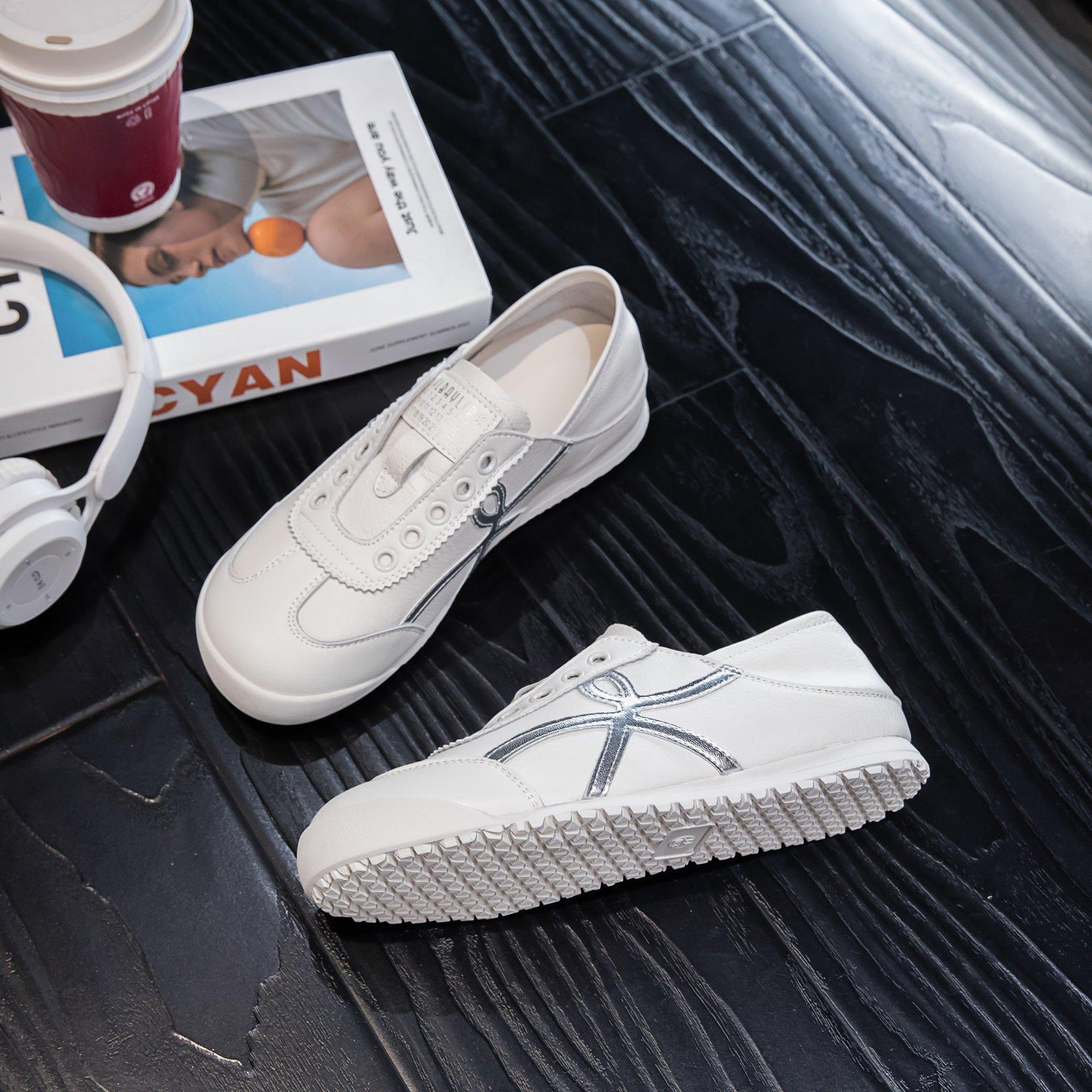 

European genuine leather women s shoes 2025 new round head flat shoes free of laces, one pedal and two casual shoes 35